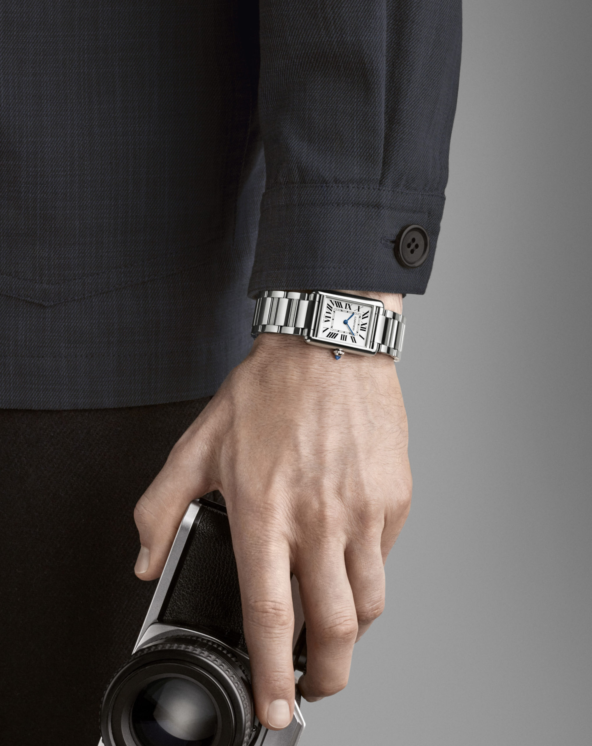 15_WSTA0052_Cartier_Tank-Must_Steel_300-copie
