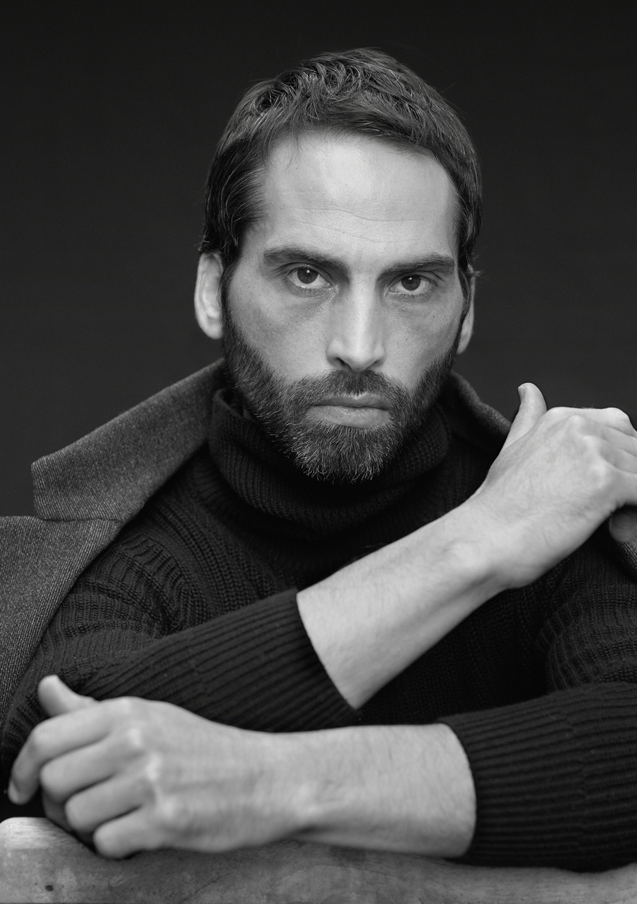 Portrait Bruno Tyzio black and white